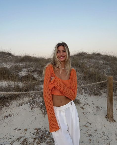 West Coast Beach Outfit, Lanzarote Aesthetic Outfit, Cruise Fits Aesthetic, California Girl Aesthetic Outfits, Spring Break Outfits 2024, Fuerteventura Outfit, Europe Trip Outfits Summer, California Beach Outfit, Orange Summer Outfits