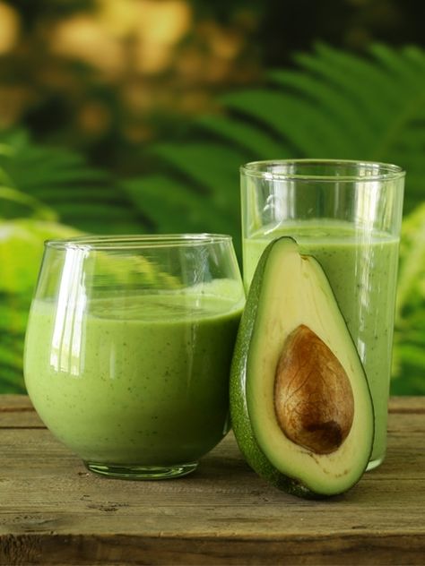 Constipation Relief Smoothie, Raw Vegan Recipes Easy, Green Thickies, Super Green Smoothie, Ancestral Nutrition, Avocado Juice, Super Greens Powder, Super Smoothies, Avocado Seed