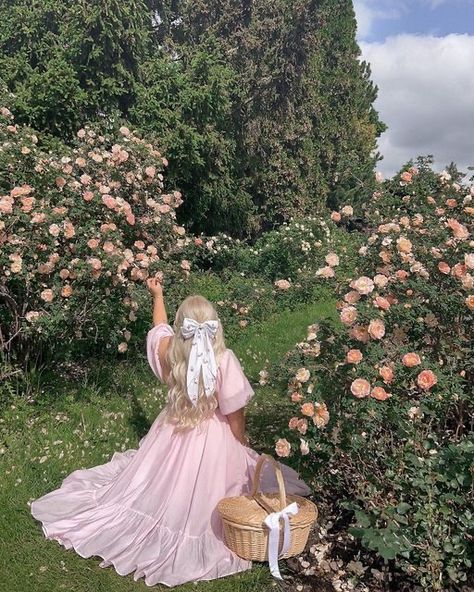 Princess Aesthetic Outfits, Fairytale Aesthetic, Pretty Pink Princess, Puffy Dresses, Princess Core, Soft Girl Aesthetic, Pastel Pink Aesthetic, Rose Pastel, Princess Aesthetic