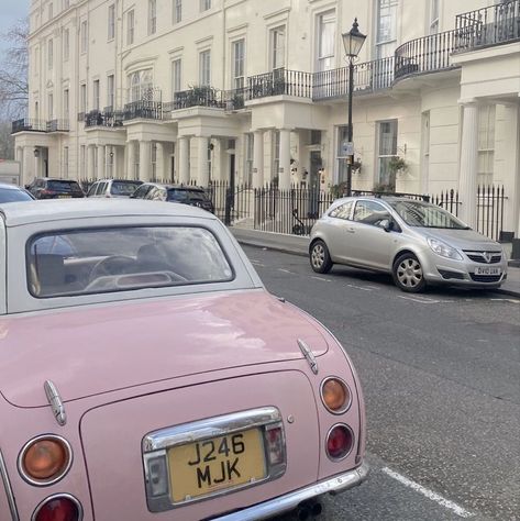 London Girl Aesthetic, Images Terrifiantes, Posting Schedule, London Aesthetic, Pink Aura, Paris Aesthetic, Be Active, Pink Instagram, Pink Car