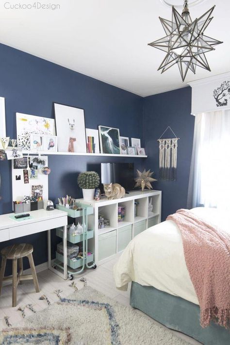 art and crafting area in pre-teen or teenage room Blue Girls Rooms, Crafting Area, Bedroom Board, Teen Crafts, Teenage Room, Girl Bedroom Designs, Teenage Bedroom