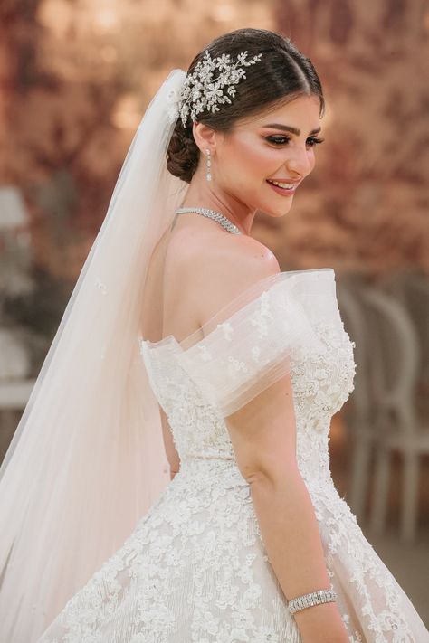 Bride Bun Hairstyles With Veil, Wedding Bridal Hairstyles With Veil, Wedding Hairstyles Christian Bride, Wedding Hairdo With Veil, Wedding Hair Pieces With Veil, Christian Bridal Hairstyle With Veil, Hairdo Wedding The Bride, Bridal Hair Bun With Veil, Elegant Bridal Updo With Veil