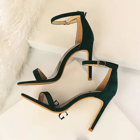 Modern Sandals, Strappy Shoes, Classic Pumps, Beige Shoes, Shoe Show, Women Sandals, Wholesale Shoes, High Heels Stilettos, Red Shoes