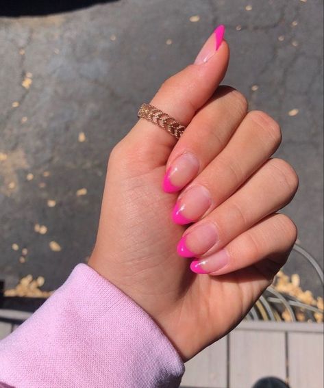 Nails Pink Summer, Nail Designs Hot Pink, Almond Nails Pink, Pink Tip Nails, Pink French Nails, Popular Nail Art, Hot Pink Nails, Cute Simple Nails, Simple Gel Nails