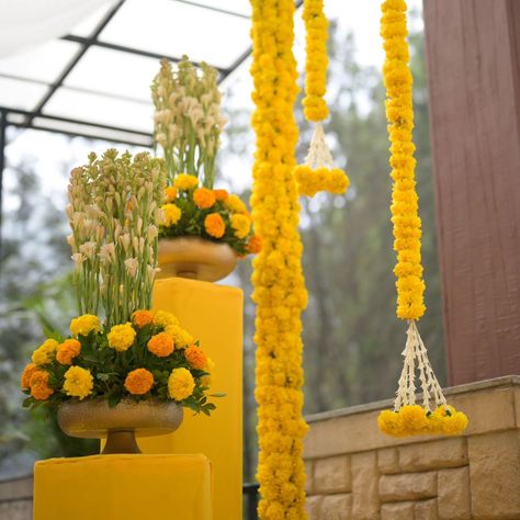 🌼 Introducing our Flower of the Month: Marigold! Known for its vibrant colors and rich symbolism, the marigold is a favorite in wedding decor. Here’s why we love it: 1️⃣ Symbol of Passion and Creativity 2️⃣ Adds a Pop of Color to Any Setting 3️⃣ Versatile for Bouquets and Centerpieces 4️⃣ Perfect for Traditional and Modern Themes 5️⃣ Brings a Touch of Elegance and Warmth Swipe through to see stunning ways to incorporate marigolds into your wedding decor! ➡️ 🌟 Ready to add a touch of marigo... Marigold Centrepiece, Marigold Wedding Flowers, Marigold Flower Decoration, Marigold Wedding Decoration, Shadi Decor, Marigold Wedding, Hindu Wedding Decorations, Pooja Decor, Haldi Decor