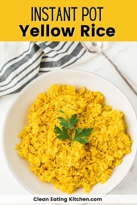 Yellow Rice Instant Pot, Yellow Rice And Black Beans Recipe, Rice Instant Pot, Yellow Rice Recipes, Recovery Food, Yellow Rice, Easy Clean Eating, Healthy Instant Pot Recipes, Slow Cooker Dinner