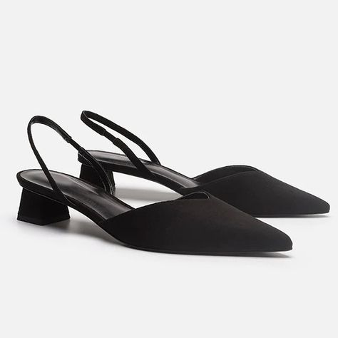 Dora Banquet - Pointed Low Heels #elleladore Converse Shoes Aesthetic, Corporate Outfit, Outfits Coquette, Banquet Dress, Pretty Sandals, Dress Wedding Party, Modern Sandals, Shoes Aesthetic, Shoes Hack