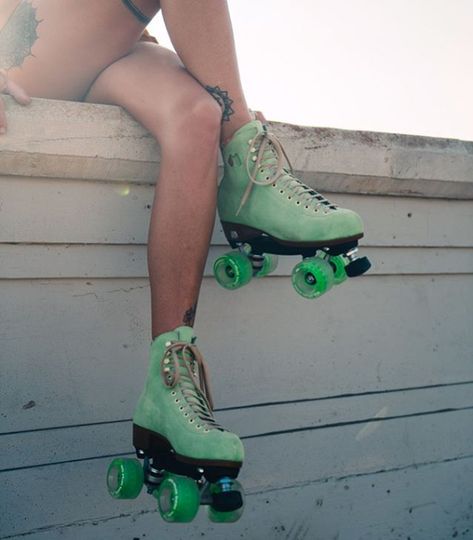 moxirollerskates Honeydew be poppin in that golden afternoon sunshine Skate Vibes, Golden Afternoon, Roller Skates Vintage, Skate Aesthetic, Skate 3, Skating Aesthetic, Great Minds Think Alike, Roller Disco, Classic Corvette