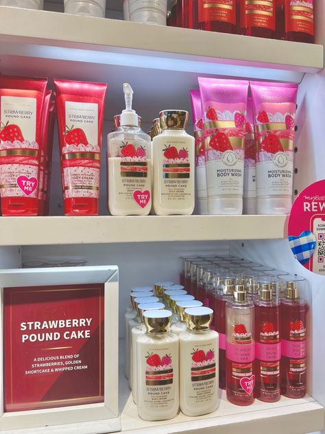 Strawberry Pound Cake Body Wash, Strawberry Shortcake Body Wash, Strawberry Pound Cake Aesthetic, Strawberry Hygiene Products, Strawberry Pound Cake, Bath N Body Works, Pound Cake With Strawberries, Bath And Body Work, Bath And Body Works Perfume