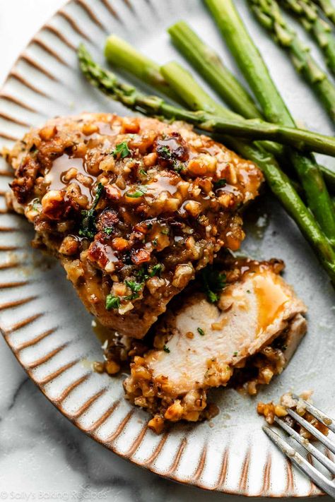 This walnut crusted chicken served with honey mustard glaze is altogether wholesome and savory, crisp and saucy, and very easy to make. It’s everything you want dinner to be, whether you serve it as a casual meal or for a special holiday gathering. Recipe on sallysbakingaddiction.com Honey Crusted Chicken, Walnut Crusted Chicken, Honey Dijon Chicken, Lemon Thyme Chicken, Glazed Walnuts, Walnut Chicken, Walnut Crust, Honey Mustard Glaze, Slow Cooker Chicken Chili