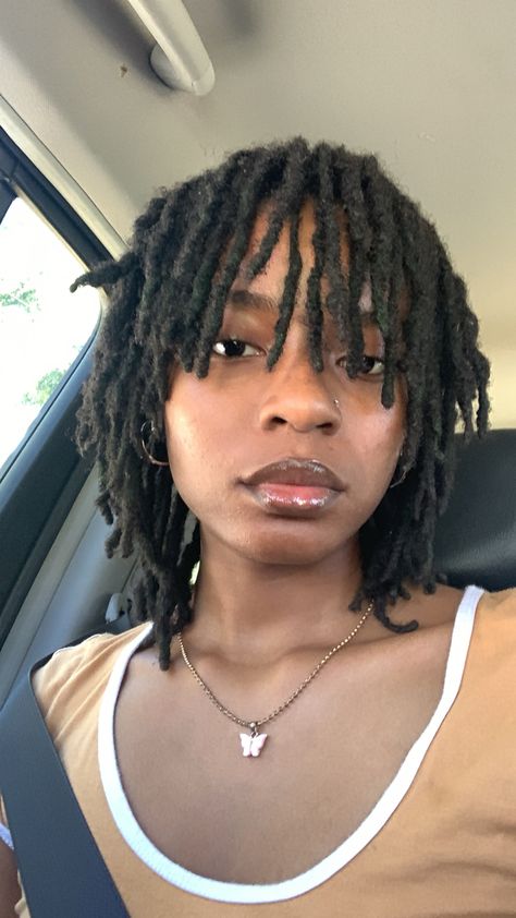 Woman With Dreadlocks, Short Dreads, Picture Day Hair, Short Locs Hairstyles, Pelo Afro, Dreadlock Hairstyles, Penteado Cabelo Curto, 4c Hairstyles, Locs Hairstyles