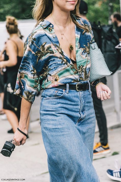 #fashionismypassion Hawaiian Shirt Outfit, Walking Down The Street, Camila Morrone, High Waisted Jeans, Summer Trends, Inspiration Mode, Mode Inspiration, Style Blog, Street Styles