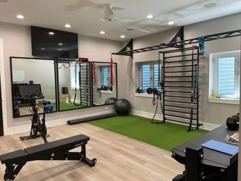 Basement Gym And Bar, Garage To Workout Room, Game Room Gym Combo, Home Gym In Basement Ideas, Basement Work Out Room, Large Home Gym Ideas, Aesthetic Garage Gym, Game Room And Workout Room Combo, Luxury Garage Gym