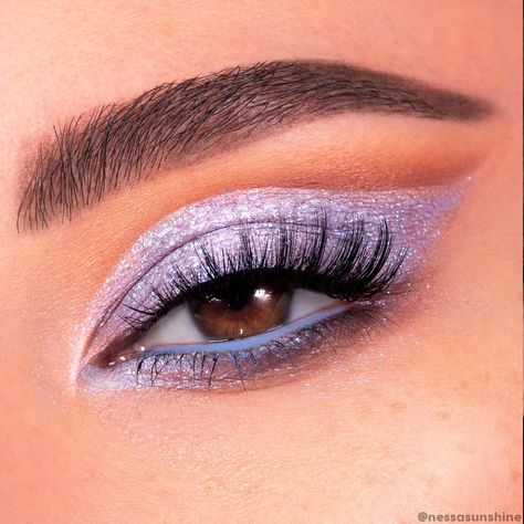 metallic baby blue with blue and silver pinpoints Silver Eyeshadow Looks, Super Shock Eyeshadow, Super Shock Shadow, Blue Makeup Looks, Light Makeup Looks, Light Blue Eyes, Super Shock, Magical Makeup, Makeup News