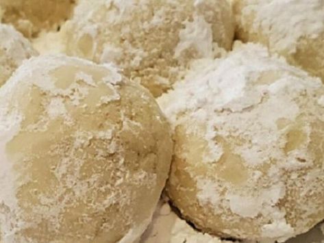 Italian Amaretto Butter Cookies, Amaretto Cookies Recipe, Holiday Desserts Cookies, Amaretto Cookies, Ooey Gooey Butter Cookies, Classic Snowball Cookies, Honey Glazed Roasted Carrots, Lemon Cranberry Muffins, Amaretto Cheesecake