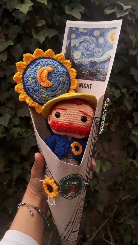 Van Gogh Graduation Cap, Amigurumi Sunflower, فنسنت فان جوخ, Van Gogh Gifts, Art Van Gogh, Van Gogh Sunflowers, Arte Van Gogh, Sunflower Gifts, Van Gogh Art