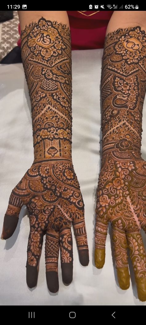 Bridal Dubai Mehendi Designs, Full Hand Mehndi Designs Back Side, Bridal Mehendi Back Hand, Karwachauth Mehndi, Arabian Mehndi, Simple Henna Designs Hand, Best Bridal Mehndi, Full Hand Mehndi Design, Rajasthani Mehndi