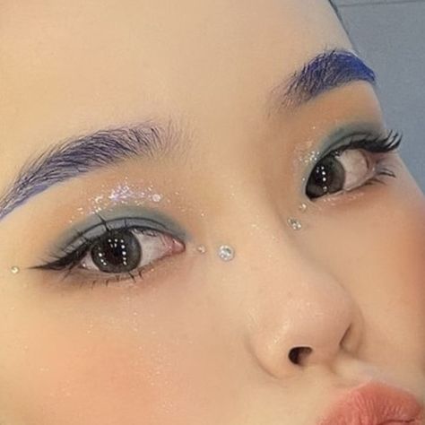 xg cocona details Xg Makeup Look, Hiphop Makeup Look, Hiphop Makeup, Kpop Eyes, Xg Makeup, Gem Makeup, Kpop Makeup, Music Makeup, Cover Dance