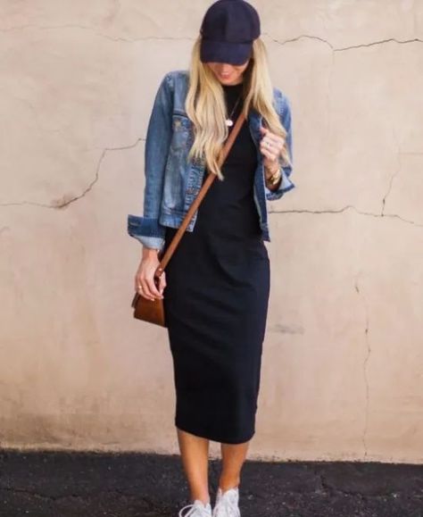 Chic Ways To Pull Off A Baseball Cap Black Baseball Cap Outfit, Black Baseball Hat Outfit, Cap Outfits For Women Summer, Outfits With Baseball Cap, Black Cap Outfit, Cap Outfit Summer, Cap Outfits For Women, Hat Outfit Summer, Fall Outfits Women 20s