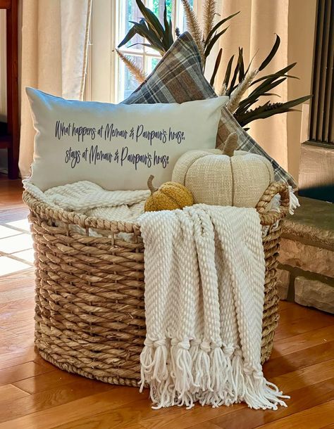 Guest Room Basket Ideas, Floor Basket Decor Ideas, Guest Room Basket, Blanket Storage Living Room, Basket Decor Ideas, Room Basket, Storage Living Room, Floor Baskets, Blanket Basket