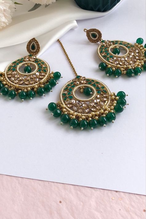 Green tikka, green tikka jewelry, green tikka set, green maang tikka, kundan maang tikka green, green stone maang tikka, green colour maang tikka, tikka set, tikka set punjabi, tikka set jewellery, Indian Jewellery Aesthetic, Green Beads Indian Jewellery, Green Maang Tikka, Tikka Jewelry, Mint Earrings, Rani Pink, Trendy Fashion Accessories, Maang Tikka, Shopping Places