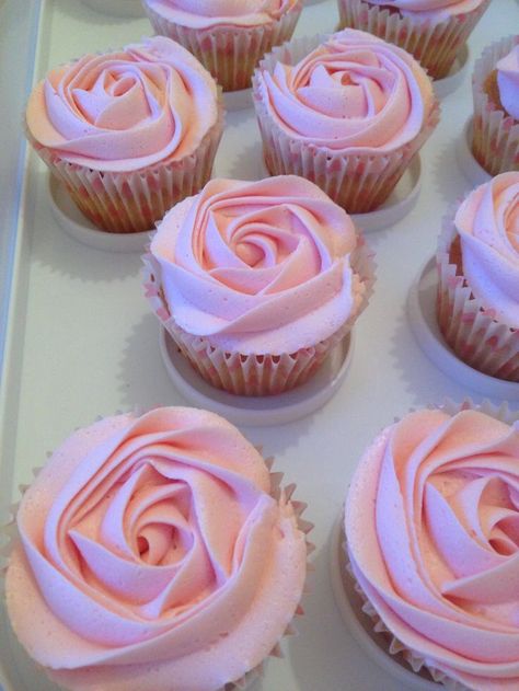 Cupcakes Cupcakes Decoration Rose, Baby Pink Cupcakes, Pink Rose Baby Shower Ideas, Baby Shower Cupcakes Girl Pink, Cupcake Baby Shower Girl, Light Pink Cupcakes, Baby Shower Cupcakes Girl, Pink Baby Shower Cupcakes, Pink Rose Cupcakes