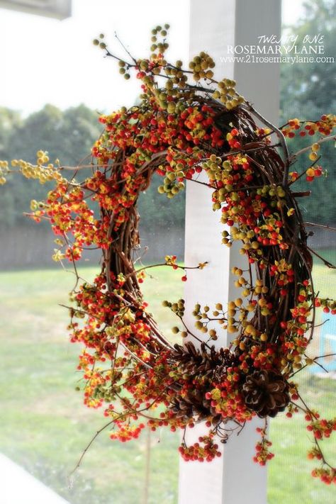 Fall Mantels, Bnb Ideas, Bittersweet Vine, Diy Projects Decor, Easy Wreath, Easy Wreaths, Recipes Family, Vine Wreath, Grapevine Wreaths