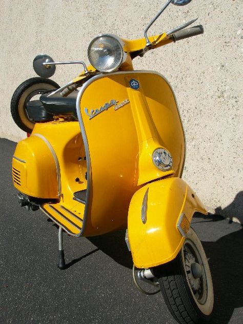 Yellow Vespa, Yellow Scooter, Yellow Motorcycle, Scooter Images, Cuba Cars, New Vespa, Vespa Ape, Mod Scooter, Vespa Px