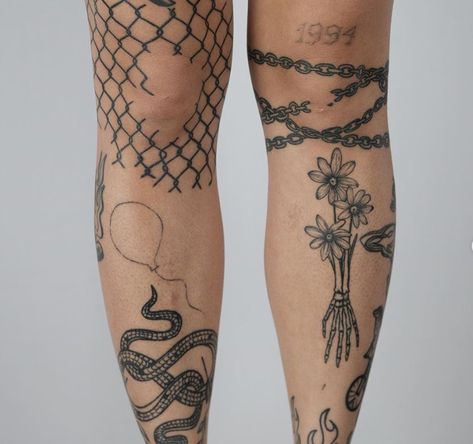 Chain Tattoo, Web Tattoo, Blackwork Tattoos, Leg Sleeve Tattoo, Instagram Tattoo, Flash Tattoos, Cool Small Tattoos, Tattoo Art Drawings, Leg Sleeves