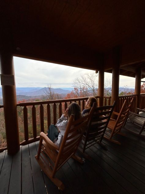 #chill #aesthetic #mountains #cabin #weekend Mountains Cabin Aesthetic, Cabin In Tennessee Mountains, Log Cabin Mountains, Vermont Cabin Aesthetic, Cabin Retreat Aesthetic, Family Cabin Aesthetic, Gatlinburg Picture Ideas, Cabin Fall Aesthetic, Smokey Mountains Tennessee Aesthetic