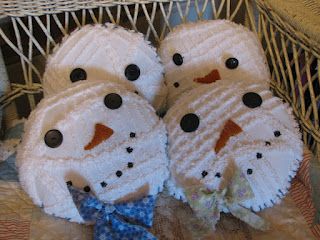 Snowman Pillows, Chenille Snowman, Chenille Crafts, Snowman Pillow, Chenille Blanket, Winter Pillows, Snow People, Snowman Gifts, Chenille Bedspread