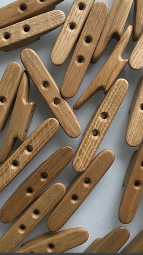 Boat Cleat Decor, Wooden Boat Decor, Cheap Hardwood Floors, Model Sailboats, Mini Boat, Boat Cleat, Boat Rope, Nautical Decorations, Model Sailing Ships