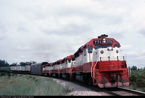 RailPictures.Net Photo: SLSF 771 St. Louis & San Francisco Railroad (Frisco) EMD GP40-2 at Richland, Missouri by Don Oltmann Erie Railroad, Frisco Railroad, Southern Pacific Railroad, Metro North Railroad, Norfolk And Western Railroad, Burlington Northern, Railroad Pictures, Bnsf Railway, Railroad Photography