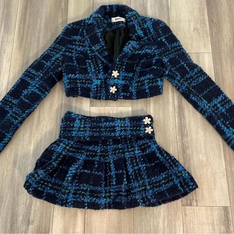 Full Matching Designer Danielle Guizio Tweed Set, Retails For $600+, Small Skirt Medium Top Fits Sizes (0-4) Witch Outfits, Tweed Set, Small Skirt, Danielle Guizio, Blazer And Skirt Set, Basic Witch, Skirt Crop, Green Crop Top, Skirt Medium