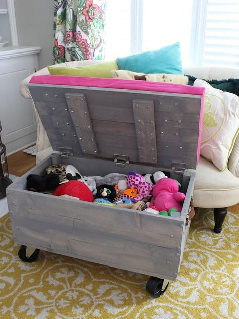 DIY Rolling Storage Ottoman - Chaotically Creative Diy Storage Ottoman, Small Kids Room, Cute Diy Projects, Easy Coffee, Stuffed Animal Storage, Anna White, Wood Crates, Cube Storage, Diy Plans