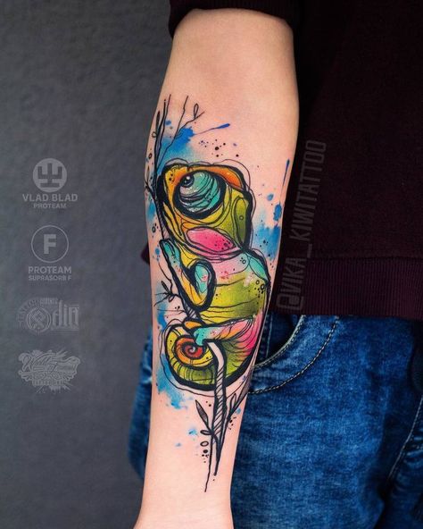 Kiwi Tattoo, Chameleon Tattoo, Sketch Colour, Colorful Tattoo, Tattoo Tips, Tattoo Zeichnungen, Nordic Tattoo, Geniale Tattoos, Tattoo Graphic