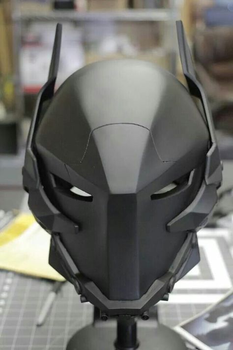 Truk Ford, Helmet Concept, Custom Motorcycle Helmets, Knights Helmet, Custom Helmets, Cool Masks, Custom Bike, Helmet Design, The Batman