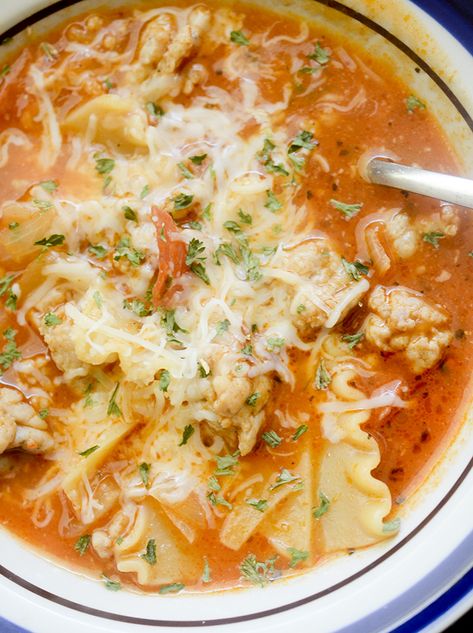 Weight Watchers Lasagna Soup, Weight Watchers Lasagna, Easy Lasagna Soup, Lasagna Soup Recipe, Weight Watchers Soup, Weight Watcher Dinners, Lasagna Soup, Bowl Of Soup, Lasagna Recipe