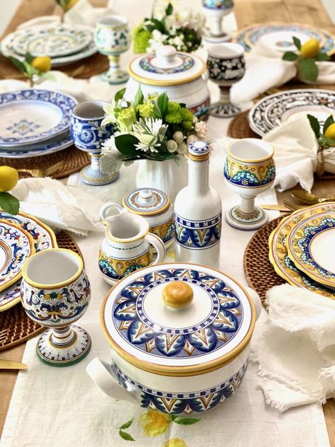 Italian Bowls Dinnerware, Dinnerset Dinnerware Sets, Italian Dinnerware Sets, Italian Dishware, Italian Decorating Ideas, Mediterranean Dinnerware, Italian Kitchen Aesthetic, Italian Table Setting, Italian Tableware