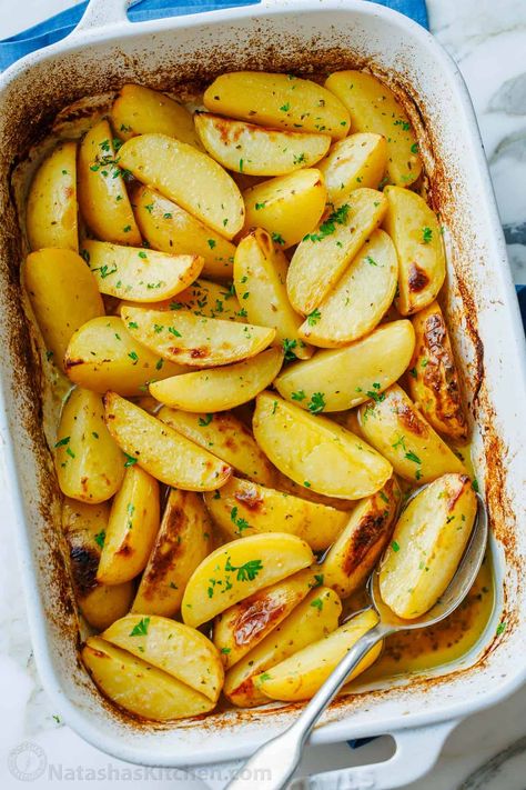 Greek Lemon Potatoes Recipe Greek Dinner, Greek Lemon Potatoes, Side Dishes For Salmon, Greek Potatoes, Lemon Potatoes, Dinner Side, Dinner Side Dishes, Perfect Dinner, Greek Dishes