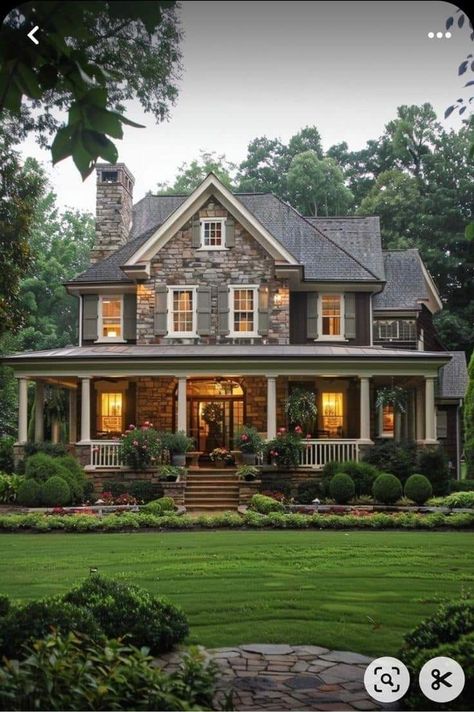 Cozy House Exterior, Small House Inspiration, Home Architecture Styles, College Visits, Bonus Room Ideas, Timeless House, Pretty Houses, Sims Builds, Dream Life House