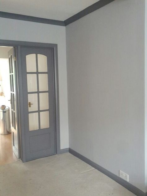 Grey walls with dark grey woodwork, skirting and coving. Really pleased we dared to do this in the end, looks phenomenal. Bedroom Dark Grey Walls, Grey Skirting Boards, Grey Woodwork, Grey Painted Walls, Mens Room Decor, Dark Doors, Bedroom Dark, Dark Trim, Dark Grey Walls