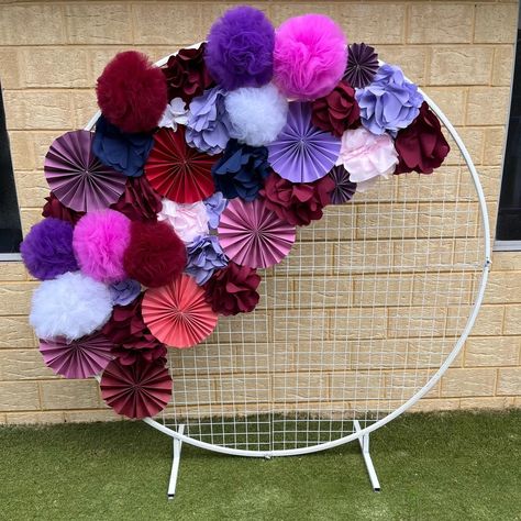 Balloon Arch Alternative, Baby Shower Balloon Arch, Photography Backdrops Diy, Pom Pom Decorations, Paper Pom Pom, Eco Decor, Cowboy Baby Shower, Honeycomb Decorations, Garland Backdrops