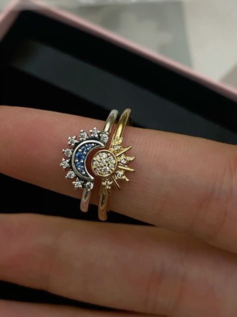 Stylish Jewelry Accessories, Sun And Moon Rings, Neck Pieces Jewelry, Pretty Jewelry Necklaces, Moon Sun, Moon Ring, Fancy Jewelry, I Love Jewelry, Fantasy Jewelry