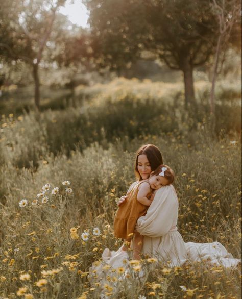 October Mini Photoshoot, Spring Mommy And Me Photo Shoot, Flower Field Mommy And Me Photoshoot, Mom And Baby Mothers Day Photos, Mommy And Me Photo Shoot Field, Mommy And Me Outside Photo Shoot, Golden Hour Mommy And Me, Mom And 1 Year Daughter Photoshoot, Mommy And Me Photo Shoot Flowers