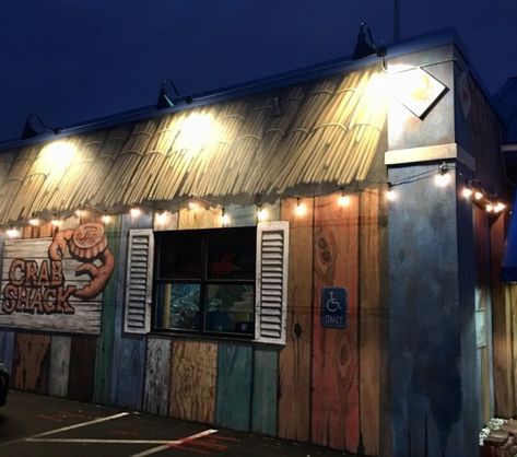 The One Funky Crab Shack In Connecticut You Won't Find At The Beach Seer Aesthetic, Connecticut Summer, Fall In Connecticut, Cajun Restaurant, Connecticut Fall, Connecticut Coast, Visit Connecticut, Fun Restaurant, England Bucket List