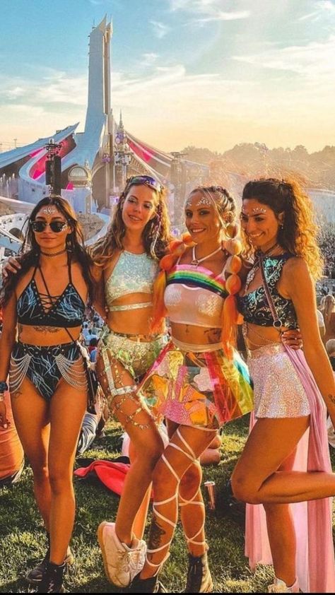 Tomorrowland Festival Outfit, Outfit Tomorrowland, Tomorrowland Outfit, Tomorrowland Festival, Festival Outfit Inspiration, Edm Fashion, Edm Festival Outfit, Rave Girls, Festival Attire