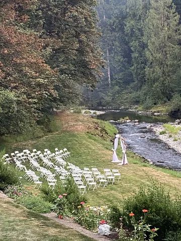 Rivers Edge B&B and Wedding Venue | Reception Venues - The Knot Outside Wedding Venues Outdoor Ceremony, Wedding On The River, Rural Wedding Venues, Wedding Venue Nature, River Side Wedding Ideas, Small River Wedding, Water Wedding Venues, Outdoor Nature Wedding, River Wedding Reception