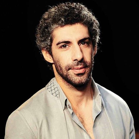 Jim Sarbh, Popular Celebrities, Celebrity Birthday, Radhika Apte, Irrfan Khan, Ashok Kumar, Birthday Countdown, Facebook Profile Picture, Profile View