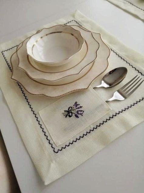 Doily Placemats, Placemats Wedding, Recycle Fabric, Grey Placemats, Flower Placemats, Farmhouse Placemats, Embroidery Napkins, Gifts Table, Modern Placemats